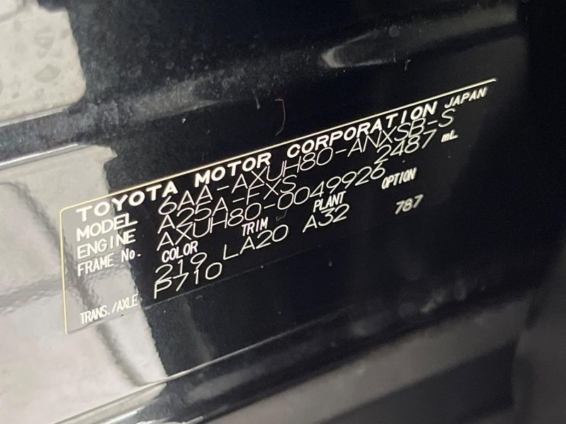 2022 Toyota Harrier Hybrid 6AA-AXUH80 (UW-6a81285150b92)[1]