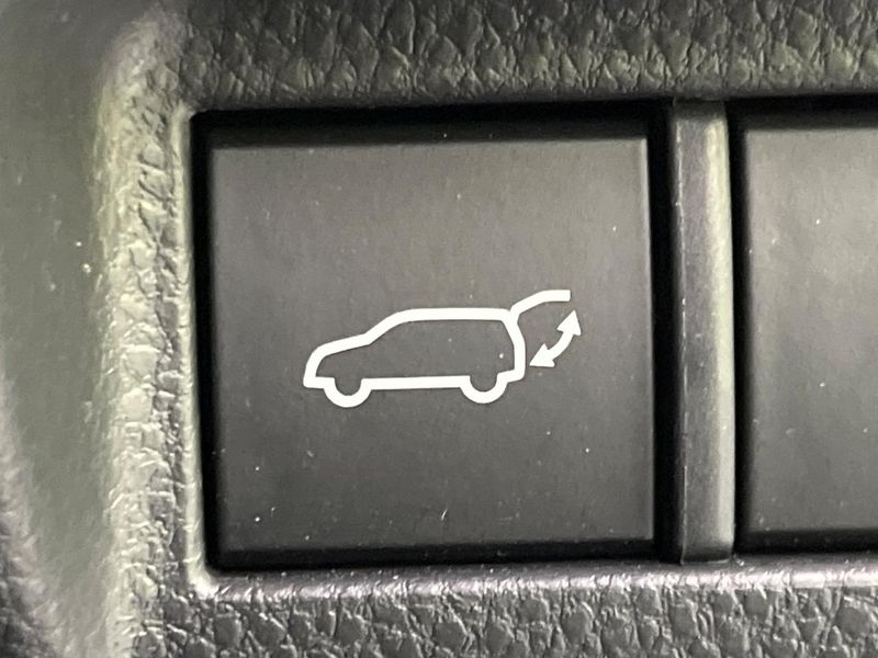 2022 Toyota Harrier Hybrid 6AA-AXUH80 (UW-6a81285150b92)[10]