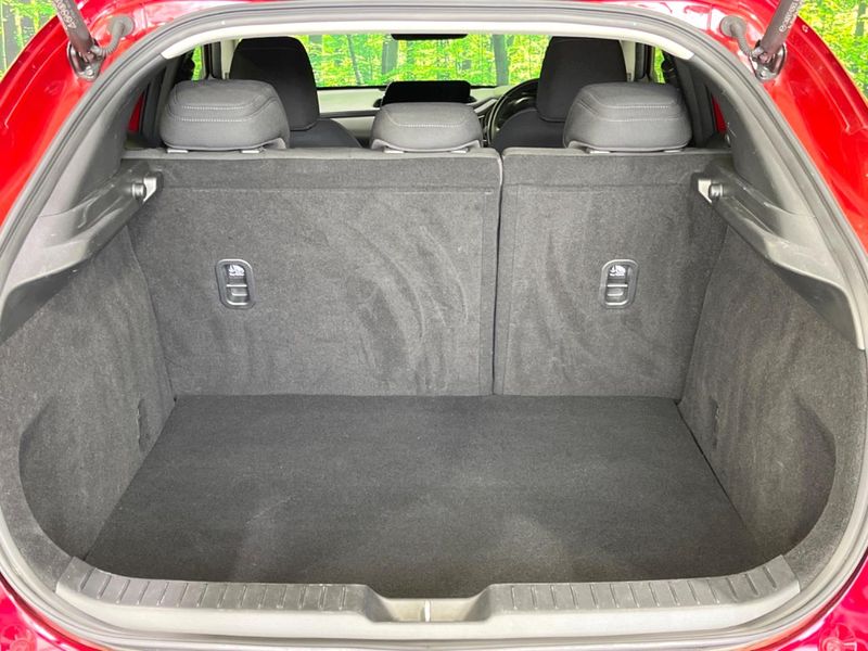 2020 Mazda CX-30 5BA-DMEP (UW-6a8128adf39df)[29]