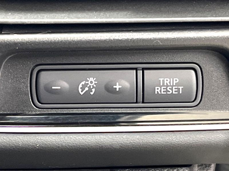 2017 Nissan Serena DAA-GFC27 (UW-6a8128d461b13)[18]