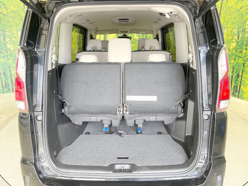 2017 Nissan Serena DAA-GFC27 (UW-6a8128d7558e2)[9]
