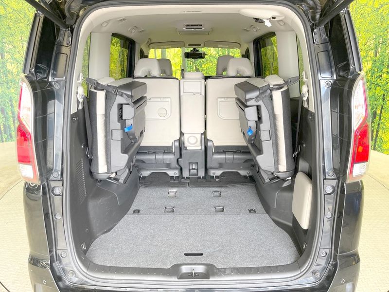 2017 Nissan Serena DAA-GFC27 (UW-6a8128d7558e2)[10]