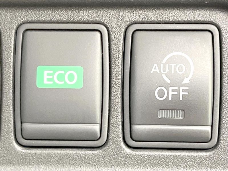 2017 Nissan Serena DAA-GFC27 (UW-6a8128d7558e2)[17]