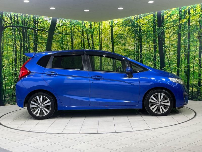 2014 Honda Fit Hybrid DAA-GP5 (UW-6a8128eb50b5d)[17]