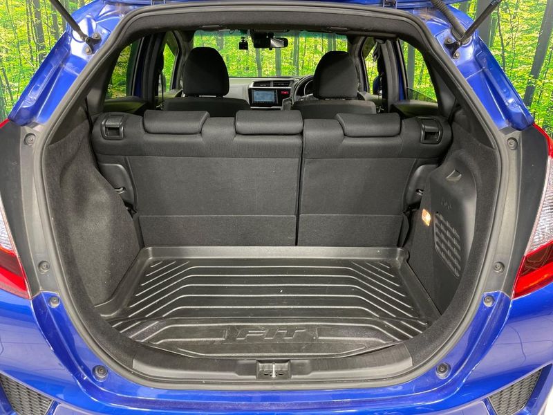 2014 Honda Fit Hybrid DAA-GP5 (UW-6a8128eb50b5d)[26]