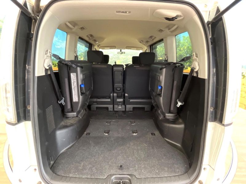 2013 Nissan Serena DAA-HFC26 (UW-6a81291dcebec)[19]