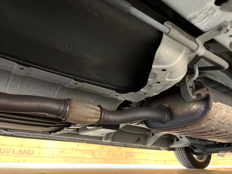 2013 Nissan Serena DAA-HFC26 (UW-6a81291dcebec)[16]