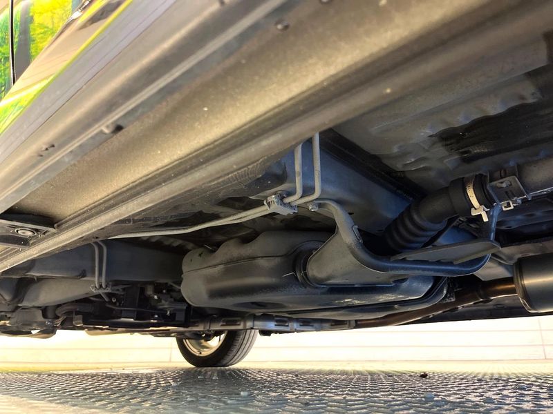 2022 Honda N-BOX CUSTOM 6BA-JF3 (UW-6a81295b5bcb0)[21]