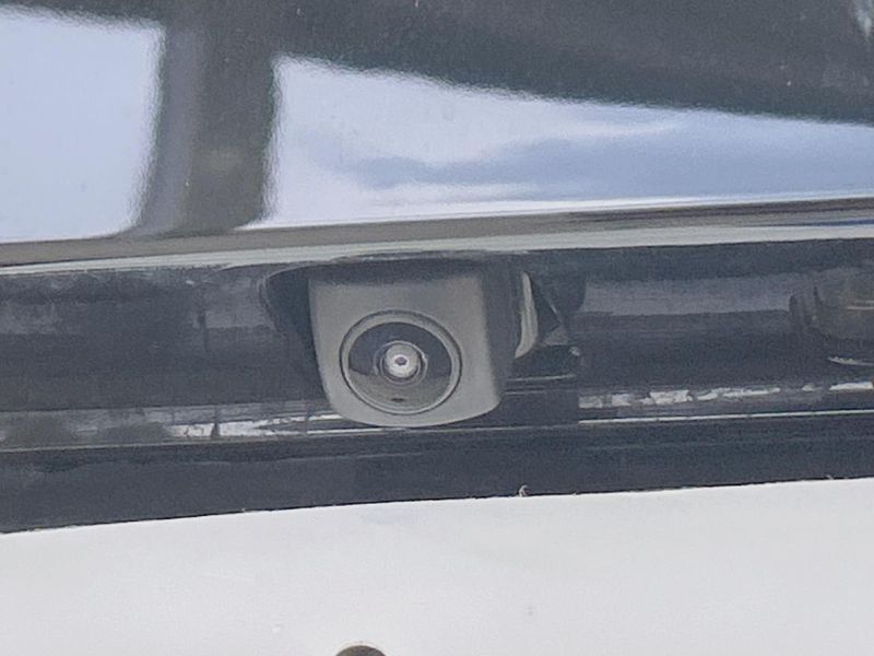 2023 Honda N-BOX CUSTOM 6BA-JF5 (UW-6a81296899eb8)[15]