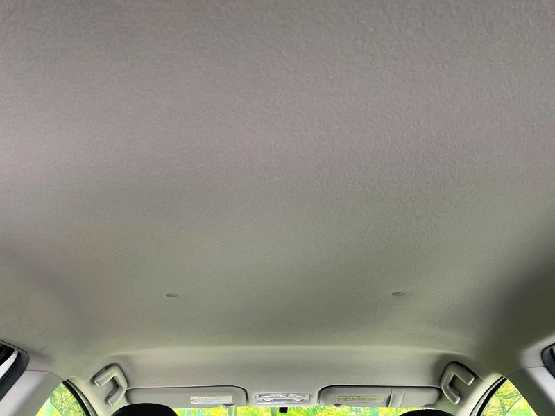2012 Toyota Aqua DAA-NHP10 (UW-6a812ab3d323d)[15]
