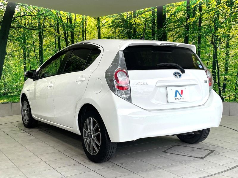 2012 Toyota Aqua DAA-NHP10 (UW-6a812ab3d323d)[7]