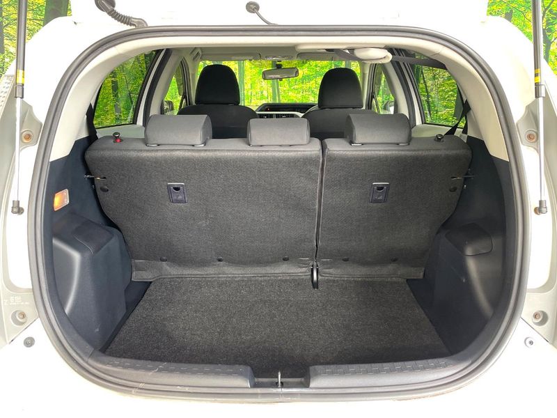 2012 Toyota Aqua DAA-NHP10 (UW-6a812ab3d323d)[14]