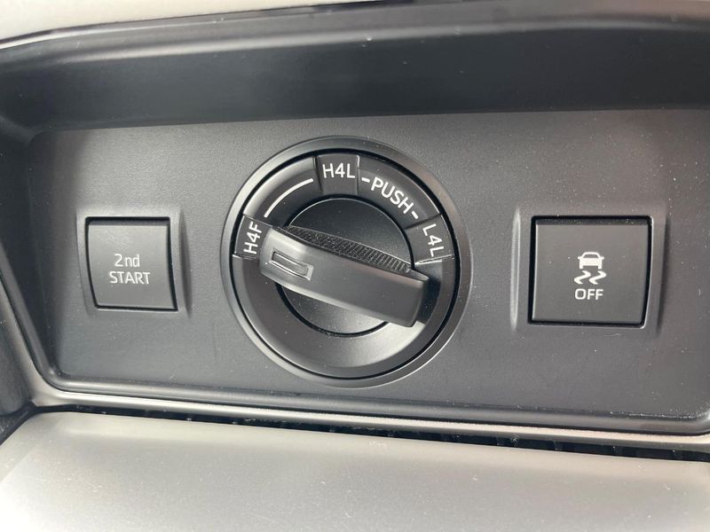 2023 Toyota Land Cruiser Prado 3BA-TRJ150W (UW-6a812b1873b90)[22]
