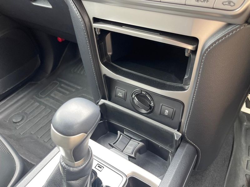 2023 Toyota Land Cruiser Prado 3BA-TRJ150W (UW-6a812b1873b90)[21]