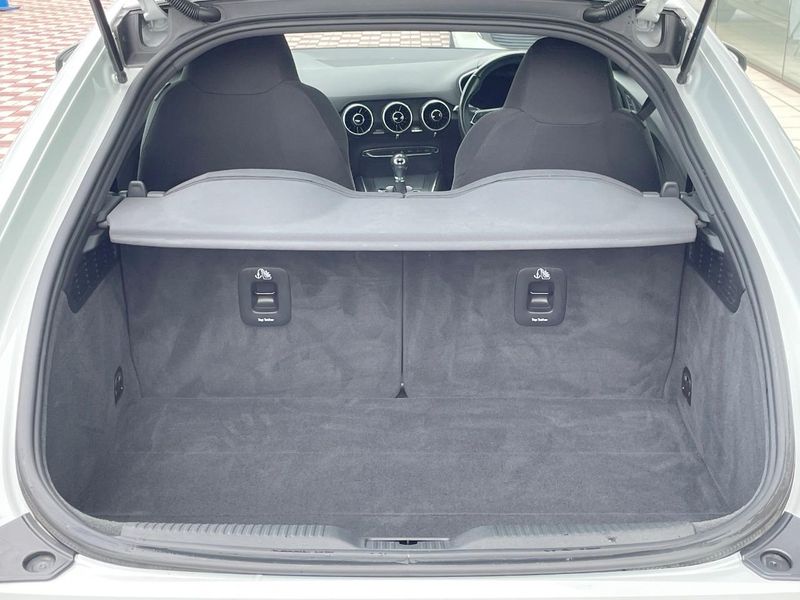 2015 Audi TT Coupe ABA-FVCHH (UW-6a812b2115e89)[17]