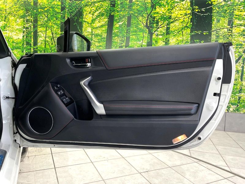 2016 Subaru BRZ DBA-ZC6 (UW-6a812b5276563)[28]