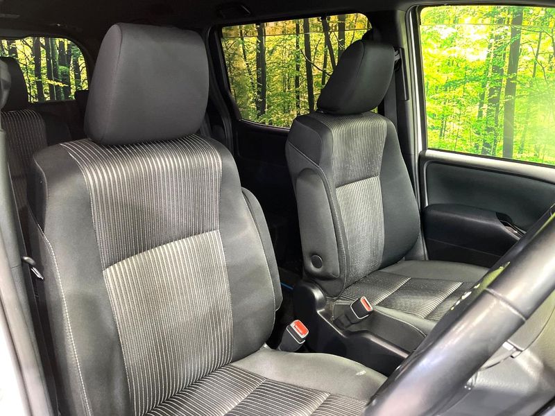 2017 Toyota Voxy DBA-ZRR80W (UW-6a812b61386ac)[29]