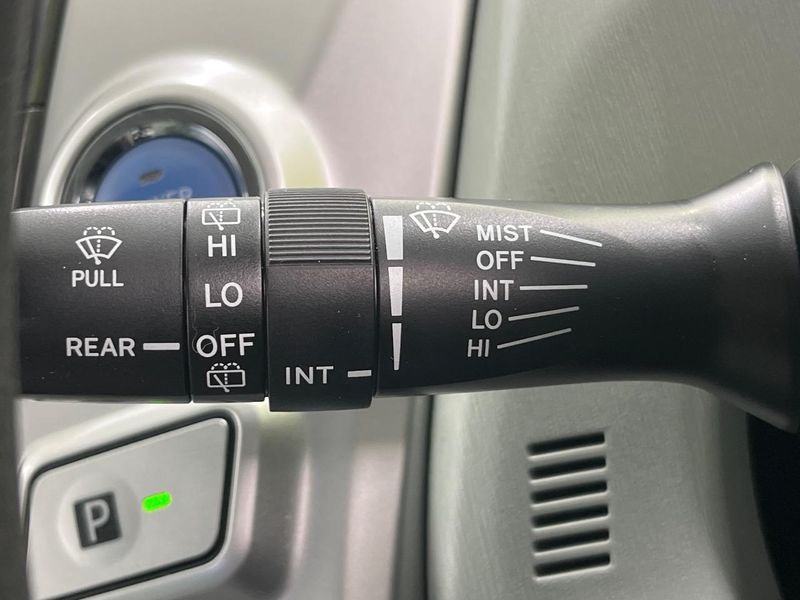 2011 Toyota Prius α DAA-ZVW41W (UW-6a812b7f6afb3)[27]