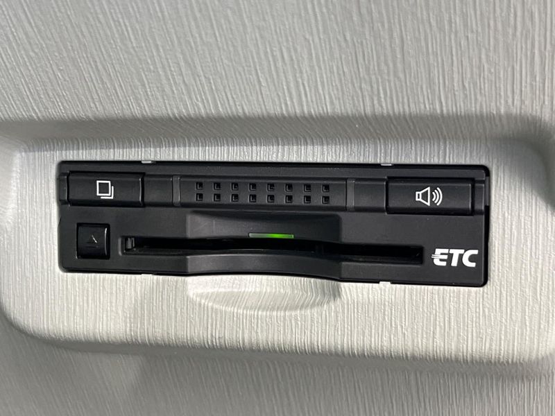 2011 Toyota Prius α DAA-ZVW41W (UW-6a812b7f6afb3)[22]