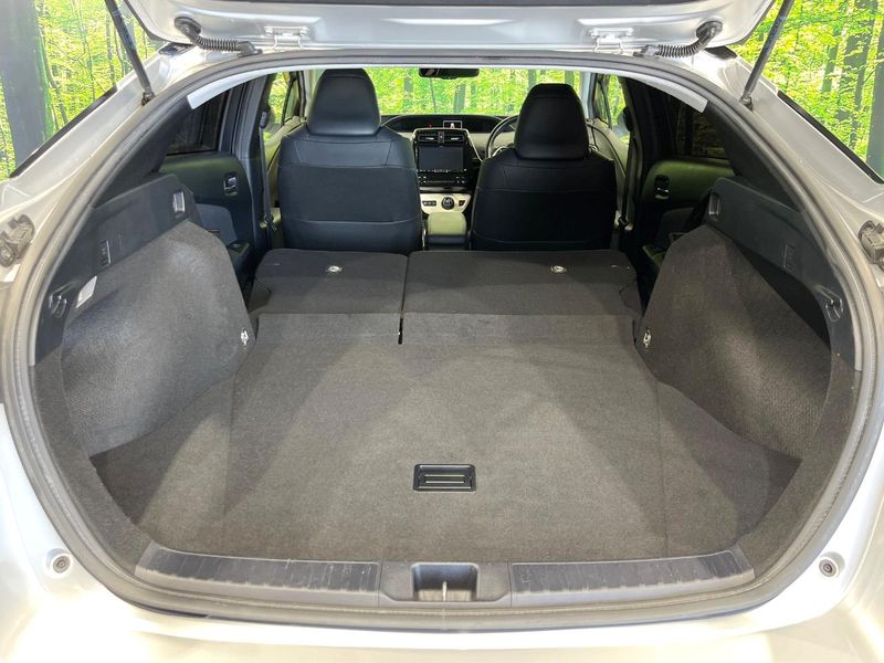 2016 Toyota Prius DAA-ZVW55 (UW-6a812b8c96550)[9]
