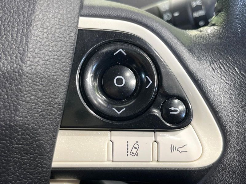 2016 Toyota Prius DAA-ZVW55 (UW-6a812b8c96550)[29]