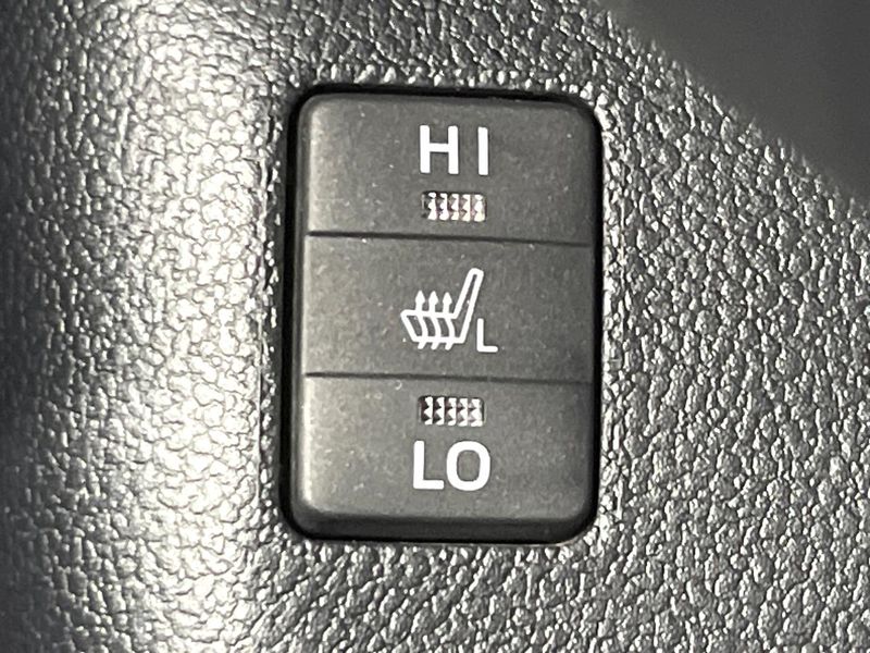 2016 Toyota Prius DAA-ZVW55 (UW-6a812b8c96550)[21]