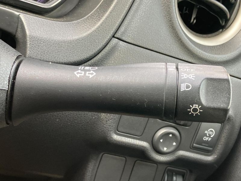 2013 Nissan Note DBA-E12 (UW-6a827a272c822)[26]