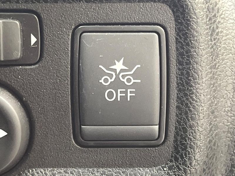 2019 Nissan Note DBA-E12 (UW-6a827a2ba3690)[25]