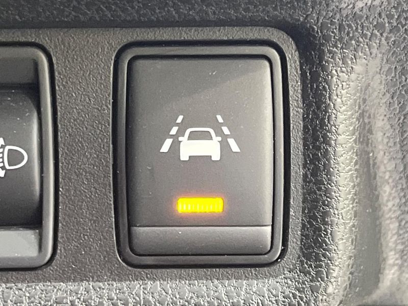 2019 Nissan Note DBA-E12 (UW-6a827a2ba3690)[27]