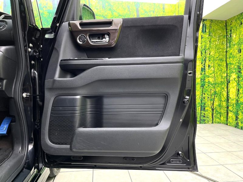 2019 Honda N-BOX CUSTOM DBA-JF3 (UW-6a827acec7e06)[5]