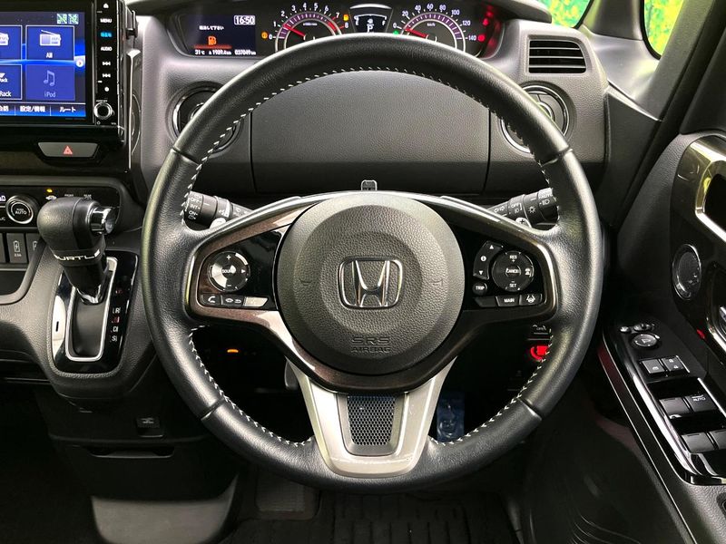 2019 Honda N-BOX CUSTOM DBA-JF3 (UW-6a827acec7e06)[13]