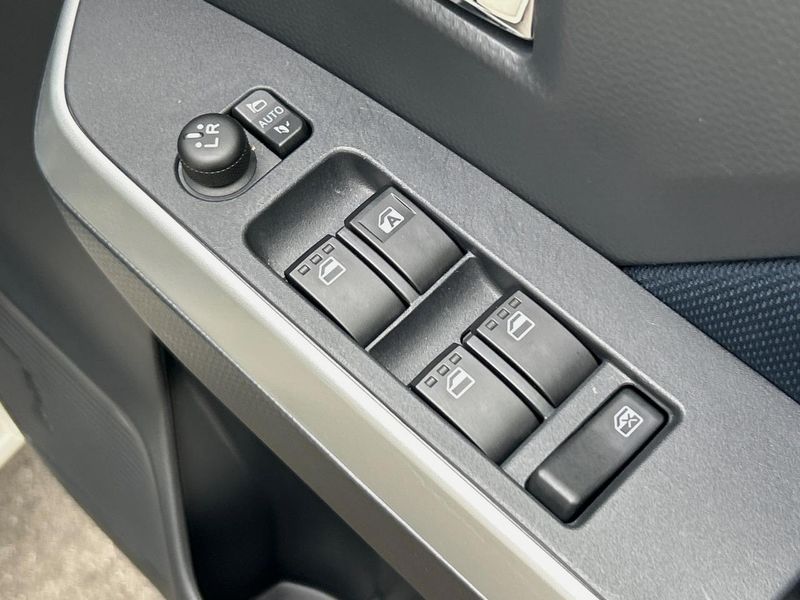 2023 Toyota Roomy 4BA-M900A (UW-6a827b7ae85fb)[19]