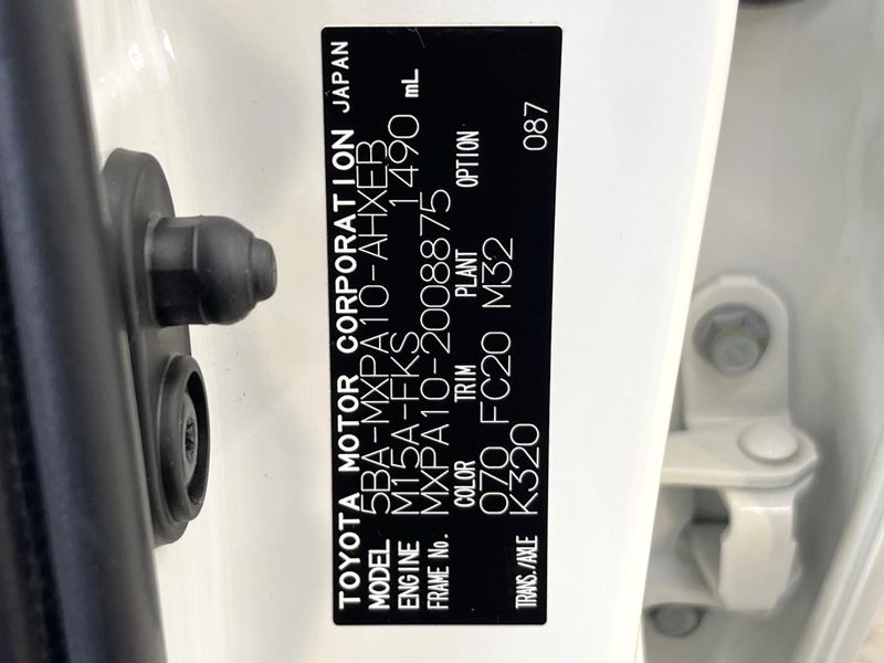 2020 Toyota Yaris 5BA-MXPA10 (UW-6a827be56fe86)[1]