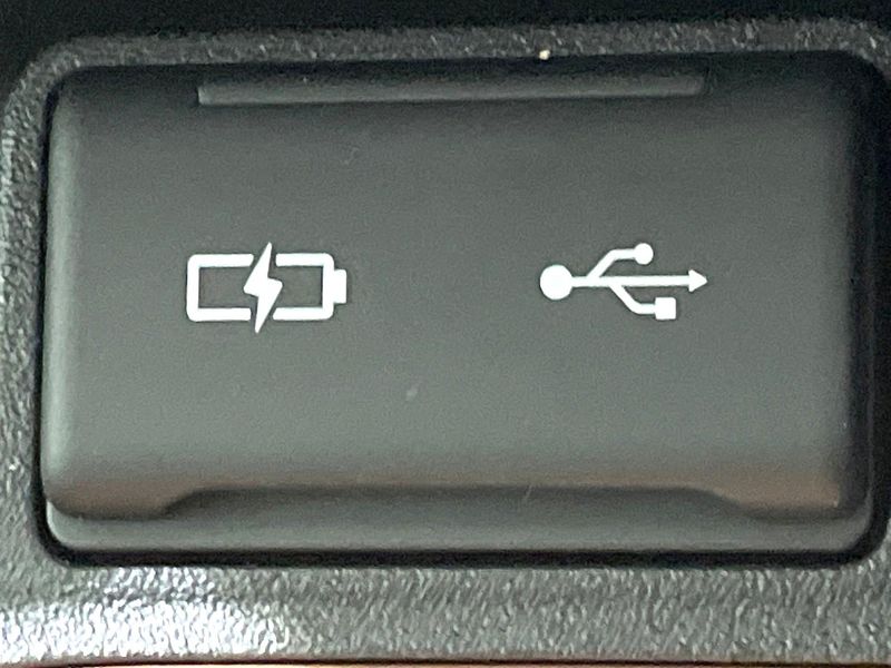 2023 Toyota Sienta 6AA-MXPL10G (UW-6a827bfc96139)[22]