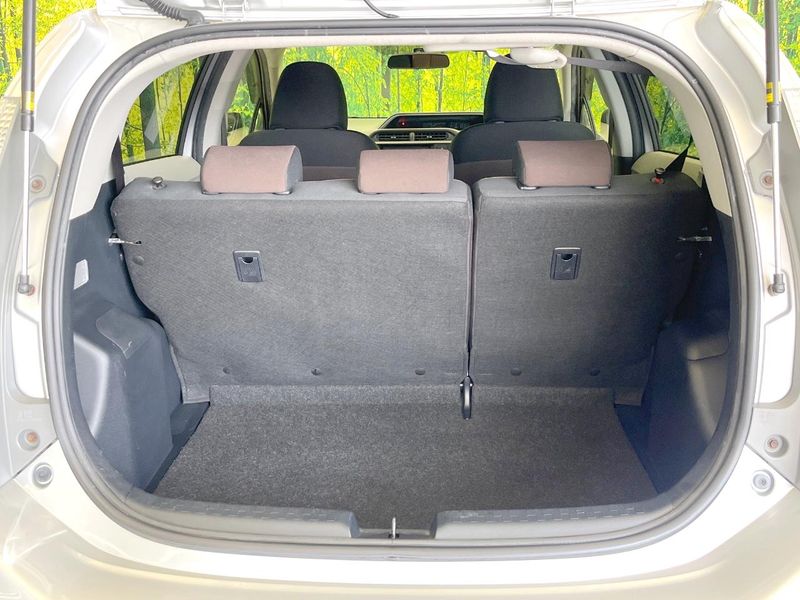 2012 Toyota Aqua DAA-NHP10 (UW-6a827c2ab912b)[28]