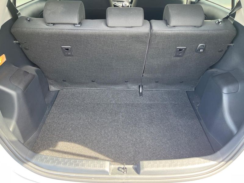 2016 Toyota Aqua DAA-NHP10 (UW-6a827c2e26c3a)[16]