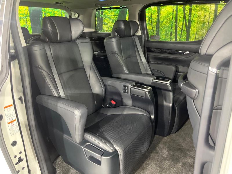 2020 Toyota Alphard 3BA-AGH30W (UW-6a83cb3bad2ec)[26]