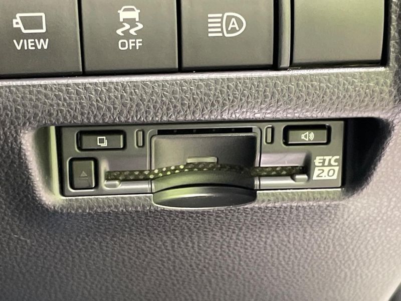 2023 Toyota Harrier Hybrid 6AA-AXUH80 (UW-6a83cb6b2de5a)[8]