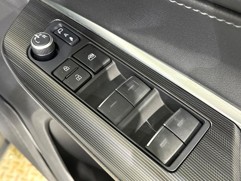 2021 Toyota Harrier Hybrid 6AA-AXUH85 (UW-6a83cb713b109)[12]