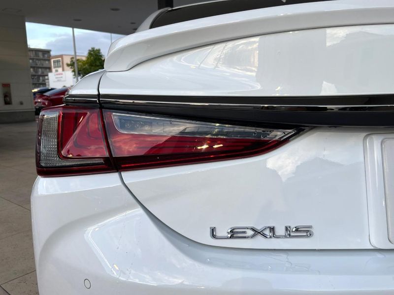 2019 Lexus ES 6AA-AXZH10 (UW-6a83cb73e7467)[14]