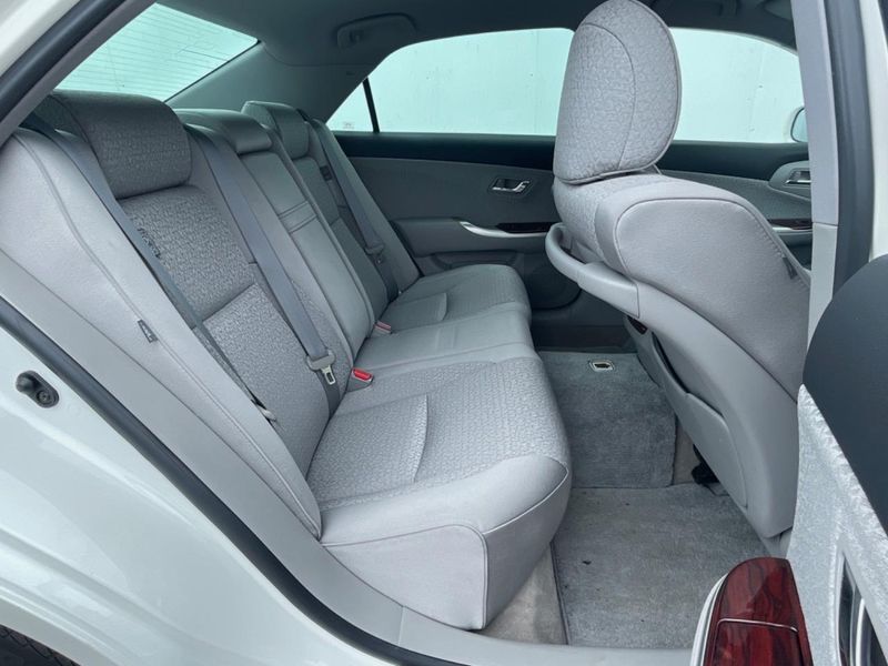 2011 Toyota Crown DBA-GRS200 (UW-6a83cc0c08c36)[15]