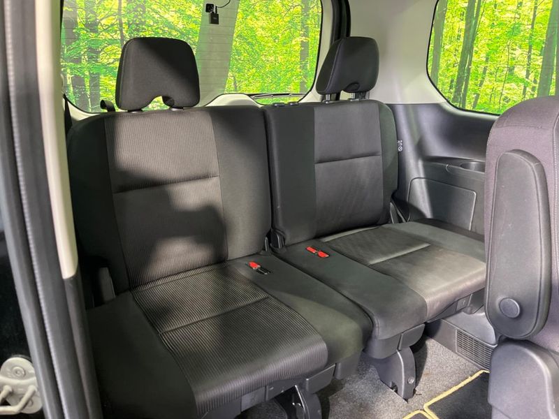 2018 Nissan Serena DAA-HFC27 (UW-6a83cc3a7ad95)[28]