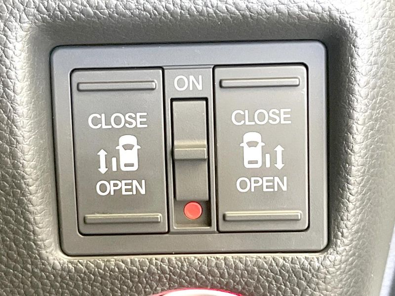 2017 Honda N-BOX CUSTOM DBA-JF3 (UW-6a83cc6f52dc9)[23]