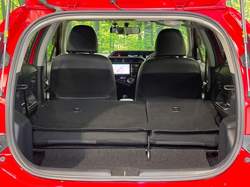 2015 Toyota Aqua DAA-NHP10 (UW-6a83cddc159bb)[22]