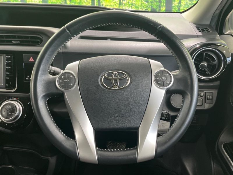 2015 Toyota Aqua DAA-NHP10 (UW-6a83cddc1e054)[23]