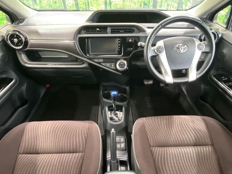 2015 Toyota Aqua DAA-NHP10 (UW-6a83cddc1e054)[22]
