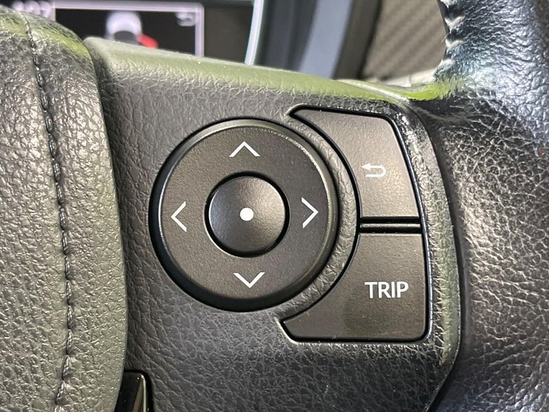2013 Toyota Corolla Fielder DAA-NKE165G (UW-6a83cde6b6807)[15]