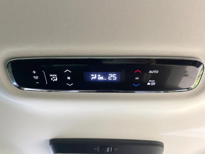 2022 Honda Odyssey Hybrid 6AA-RC4 (UW-6a83cdfb73cd1)[11]