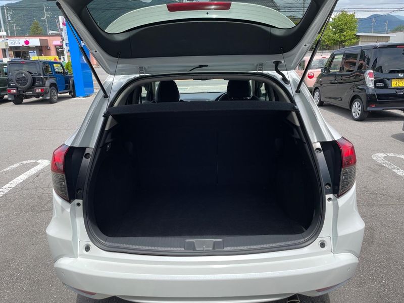 2019 Honda Vezel DAA-RU3 (UW-6a83ce087ef21)[16]