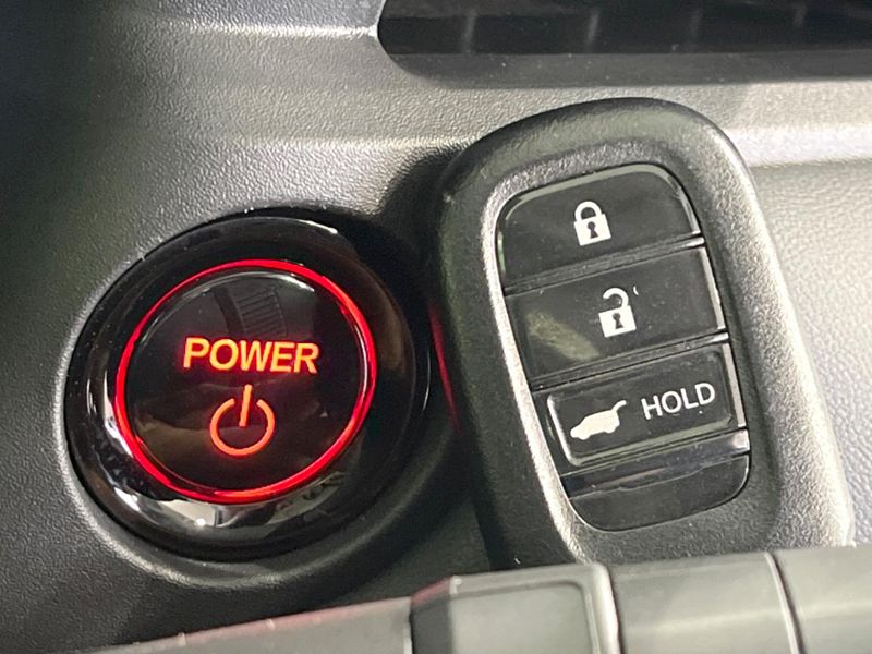 2022 Honda Vezel 6AA-RV5 (UW-6a83ce0ef2f89)[28]
